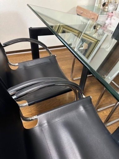 【受付中】35万購入☆横浜☆引取☆ル・コルビジェ？ダイニングセット 鉄製 本革 アルミ 超厚ガラス 黒