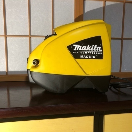 【完売御礼】高品質ブランド【makita】オイルレスエアーコンプレッサー 100v稼働品