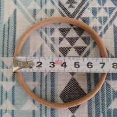 サークルブレスレット　サドルレザー　ハンドメイド　ヌメ革　手染め　繋ぎ目無しの画像