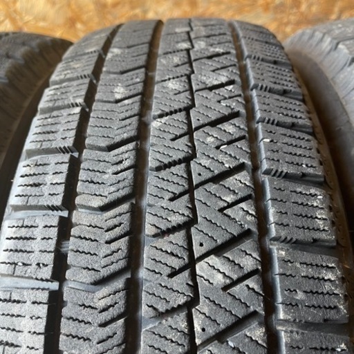 バリ山　BRIDGESTONE ブリヂストン　ブリジストン　VRX2 175/65R15 スタッドレス タイヤ　2018年製　15イン