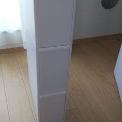 ごみ箱　3段　高さ88㎝　幅17㎝　奥行45㎝