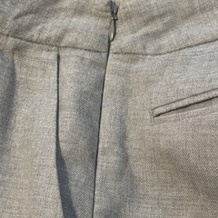 ノーブルライトグレー カジュアルパンツの画像