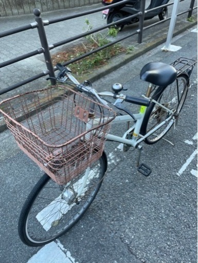 自転車⭐︎お譲りします！（26インチ） ママチャリ26インチ、ギア付き自転車 (yu) 新宿御苑前の自転車の中古 