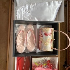 最終お値下げ！桐のタンス 振袖 帯 着物 小物類まとめ売りの画像