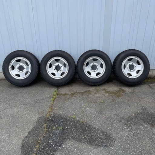 ハイエース　カムロード　ダイナ　スタッドレスタイヤホイールセット