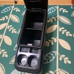 ドリンクホルダー付き　収納の画像