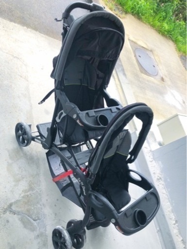 双子用ベビーカー　ドリンクホルダー付き　雨の時のカバーもあり