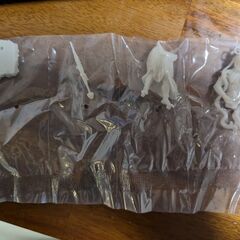 【海洋堂】「仏像立体図録 邪気を祓う守護神」　金剛力士【阿形】　蓄光の画像