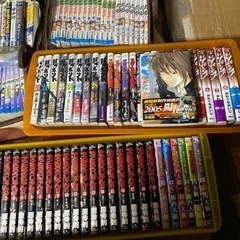 マンガまとめて大量２５０冊以上　ケースごとお渡しの画像