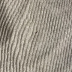 GU ベージュ 薄いコーデュロイパンツ の画像