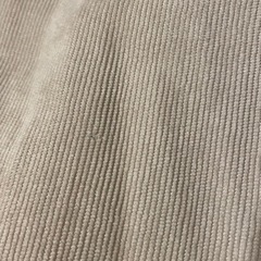 GU ベージュ 薄いコーデュロイパンツ の画像