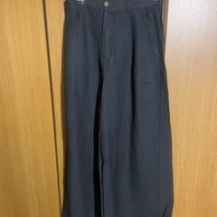 GU 黒パンツ うすで 麻52%の画像