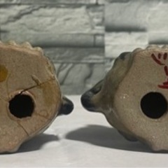【開運、風水】沖縄のお土産　陶器のシーサー(ペア) 左は補修ありの画像