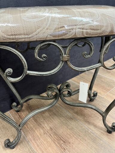 【レガストック江東店】Iron Smith アイアンスミス アンティーク 玄関スツール ベージュ 植物柄 レガストック江東店】Iron Smith アイアンスミス アンティーク 玄関