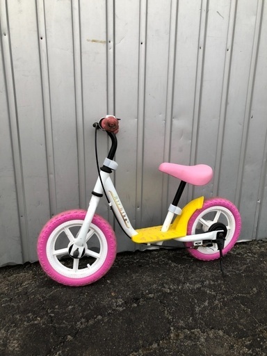 キックバイク　幼児用自転車　ストライダー