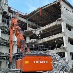 初心者、未経験でもしっかり稼げて丁寧に教えます！重機オペレーター、鍛治工採用枠残り3名！の画像