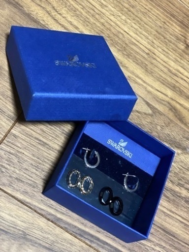 スワロフスキーピアス