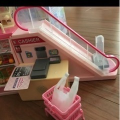 リカちゃん☆エスカレーターでお買い物おでかけショッピングセンターの画像