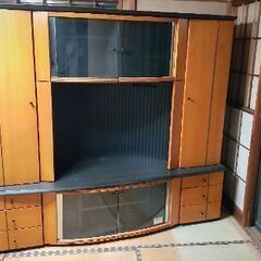 テレビキャビネット