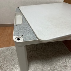 【無料】ホワイトローテーブル/天板アリの画像