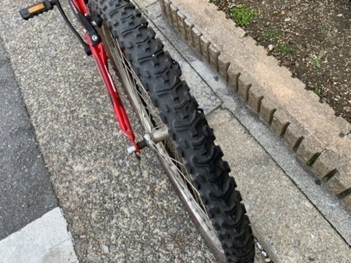 ??　ＭＴＢ自転車　２６インチ　3x7変速　赤　配達可能