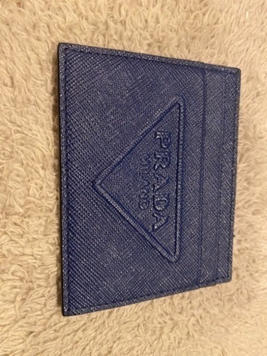 新品PRADA  名刺入れカードケース