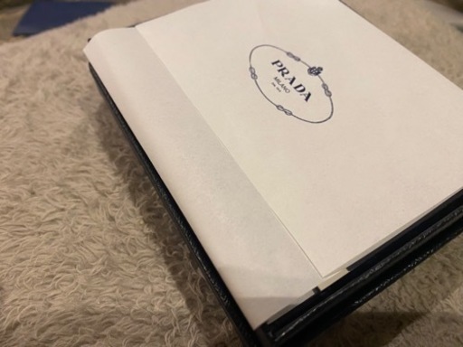 新品PRADA  名刺入れカードケース
