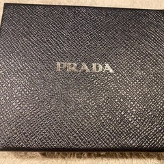 新品PRADA  名刺入れカードケース