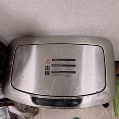 大きめのゴミ箱の画像