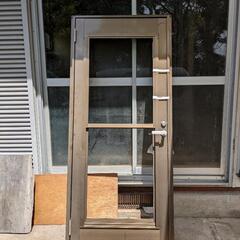 美品　勝手口ドア　ガラスなし