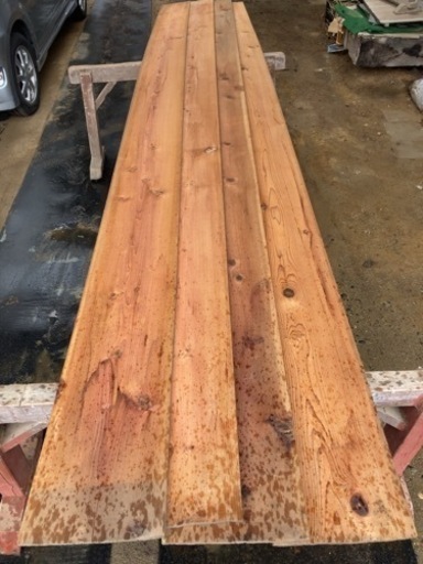 杉板　厚さ8-9mm 長さ4,000mm 60枚程度