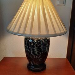 テーブルランプ　高級陶器ベースの画像