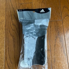 adidas シンガード　新品の画像