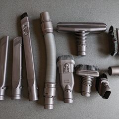 【中古　値下げ2000円→1500円】ダイソン掃除機ＤＣ６３　ア...