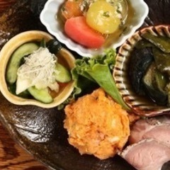 ホールスタッフ時給1200円　日払い可（7割）の画像