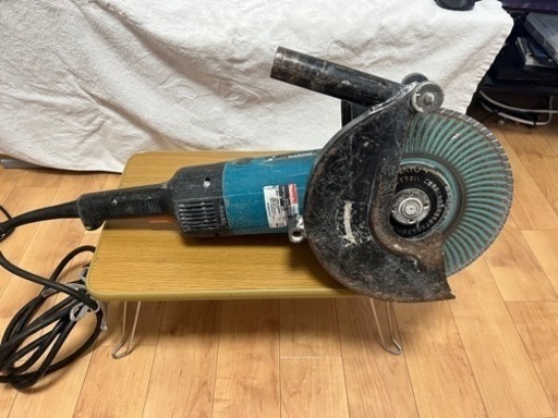 マキタ製の230mmカッタの4109S