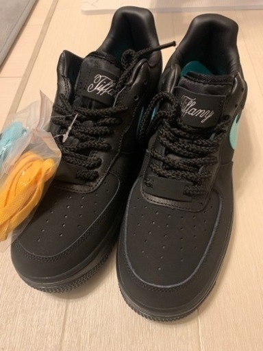 エア フォース 1 x Tiffany & Co.スニーカー