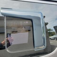 ハイエース小窓バイザー(助手席側のみ)の画像