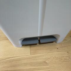 ゴミ箱の画像