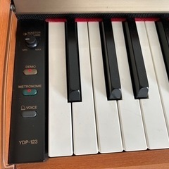 YAMAHA電子ピアノARIUS YDP-123の画像