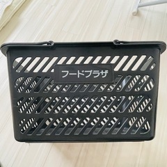 買い物カゴ1つ