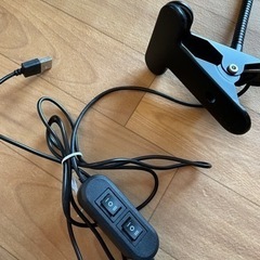 電球色、昼光色切り替え LED USB クリップライト  ブラックの画像