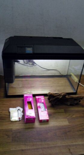 TropiQuarium 68★熱帯魚飼育　ガラス水槽　W68XH48XD32cm　付属品一杯★海外製？