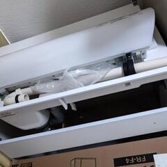 ほぼ未使用☆車イス用TOTO洗面台★設置後すぐにリフォームしてし...