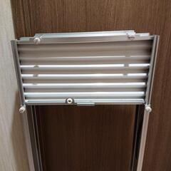 コロナウィンドウエアコン窓枠の画像