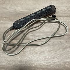 電源タップ 節電スイッチ付き 6個口 2m (2個あるうちの一つ)