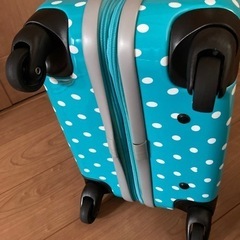 値下げしました！キレイです！キャリーバッグ。取引中です。の画像