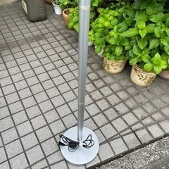 スタンドライト　ニトリの画像