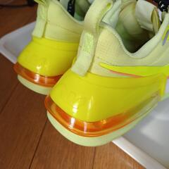 ナイキ　エアマックス2020　AIRMAX　スニーカー　蛍光イエロー　24センチの画像