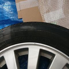 ダイハツ純正アルミホイールとタイヤのセットの画像